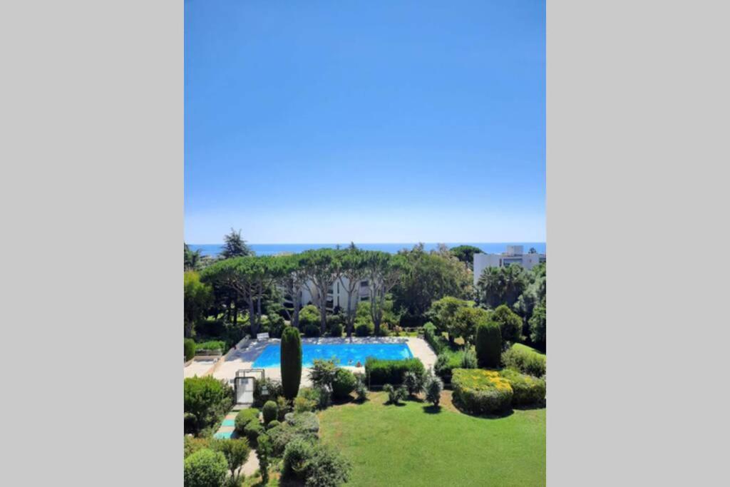 T2 Avec Magnifique Vue Mer, Piscine, Clim, Parking Apartamento Antibes Exterior foto